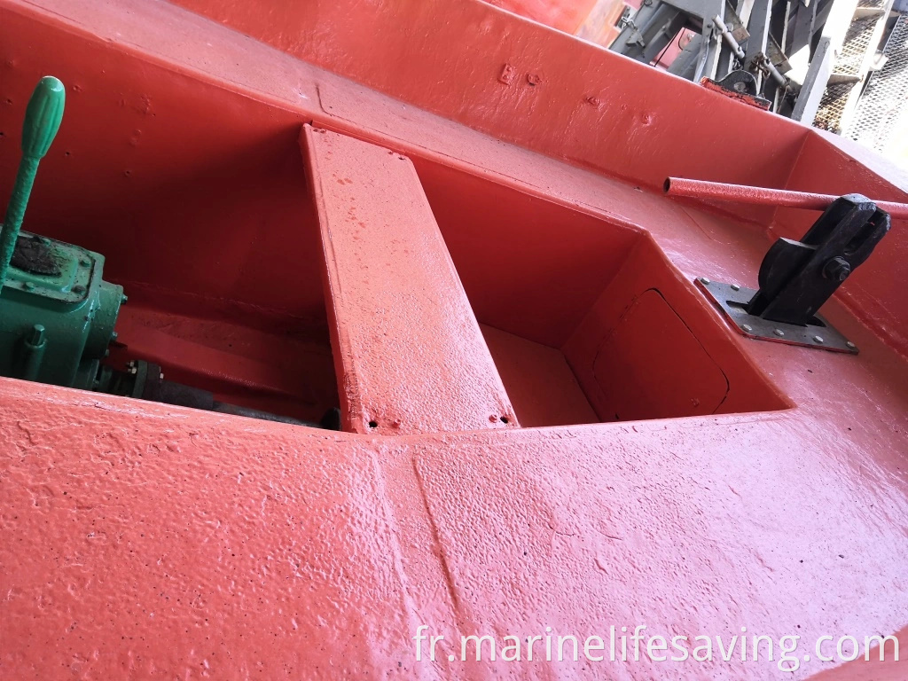 L'équipement marin d'occasion a utilisé un canot de sauvetage de type ouvert avec un bavage en bateau